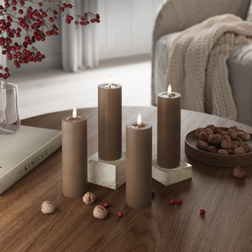 LED-Blockkerzen Ø 5 x 12,5 cm Karamell – 4 Stück