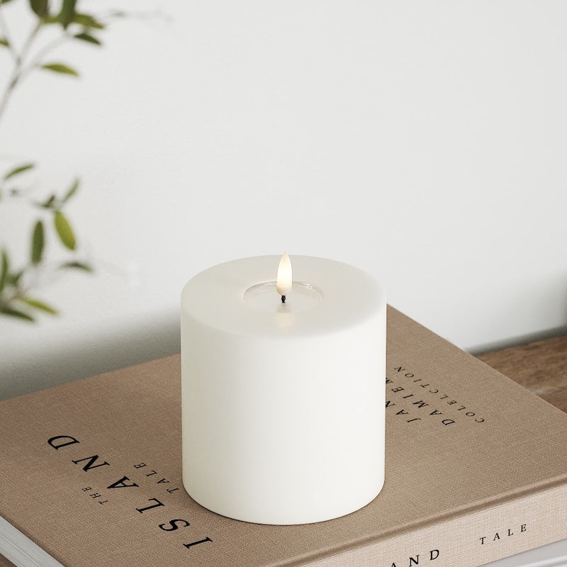 Deluxe Homeart LED Blockkerzen Ø 10 x 10 cm Weiß