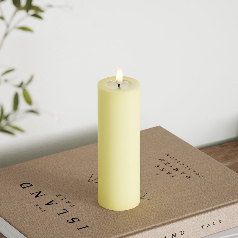 Deluxe Homeart LED Blockkerzen Ø 5 x 15 cm Hellgelb