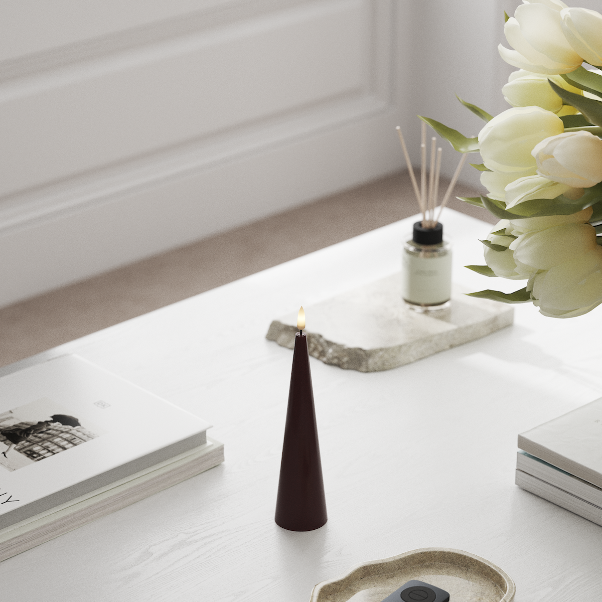 Deluxe Homeart Kegelleuchte D 5 x H 20 cm Bordeaux LED Kegelkerze 1