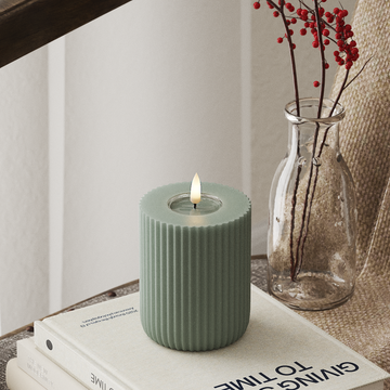 Deluxe Homeart Solid Stripe LED Blockkerzen Ø 8 x 10 cm Salbeigrün LED Form 4