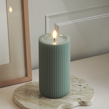 Deluxe Homeart Unique LED Rillenkerzen T 8 x 15 cm Salbeigrün unique Rillenkerzen 3