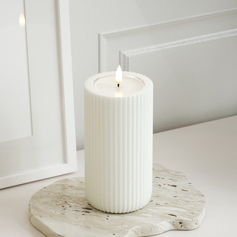 Unique Candles Unique LED Rillenkerzen T 8 x 15 cm Weiß