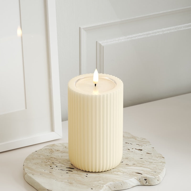 Unique Candles Unique LED Rillenkerzen T 8 x 12,5 cm Creme